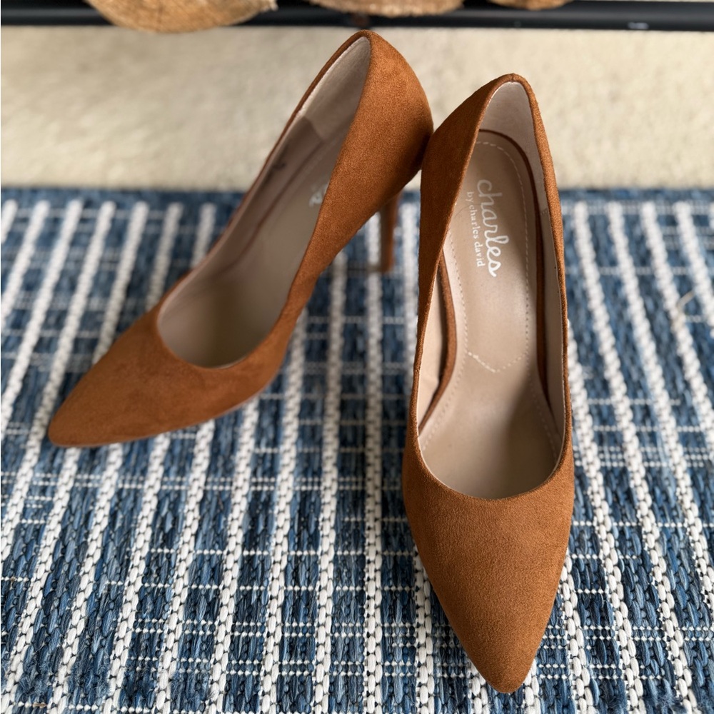 Suede Charles David heels